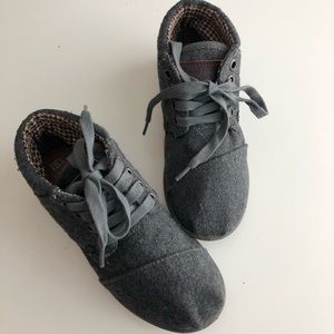 TOMS Toddler Botas Tiny TOMS size 12.5 grey boots